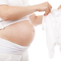 Второй месяц беременности: симптомы, развитие ребенка, изменения в организме и советы на этот период